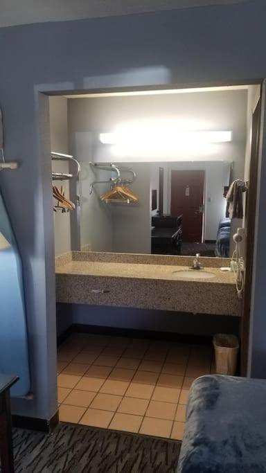 Hotel 2 Queen Beds Hotel Room 226 Booking Stillwater Dış mekan fotoğraf